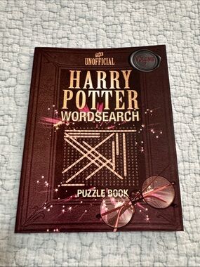 Warner Bros. Harry Potter Wordsearch Puzzle Book - Brown and Gold